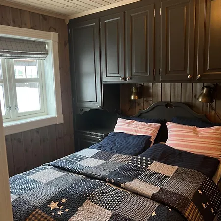 Holiday home Ullsheim Grendehytte *